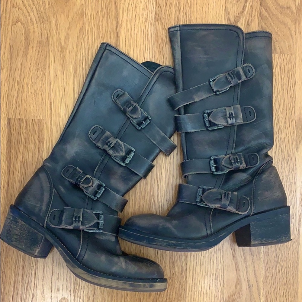 Steve Madden Kenmar Black Distressed Boot